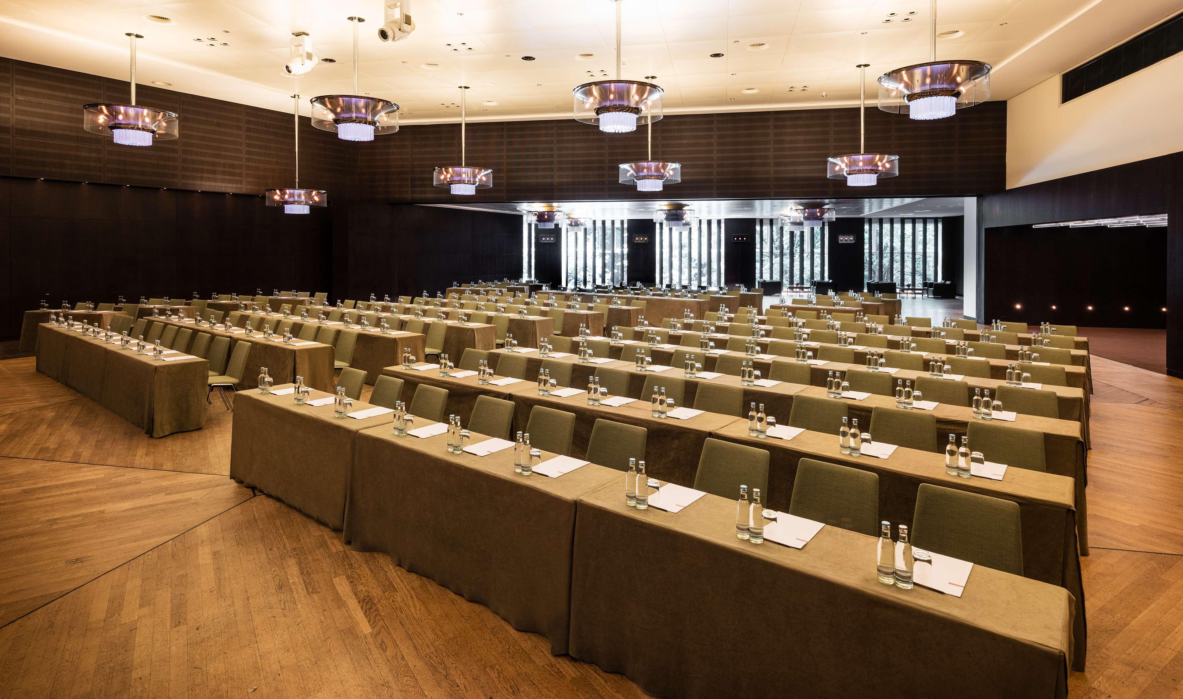 Grand Hyatt Berlin Hotel Екстериор снимка The European Economic and Social Committee